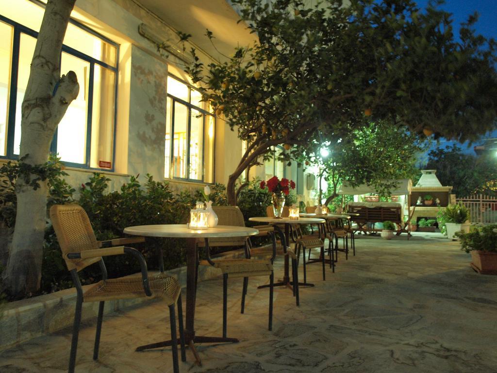 Serifos Beach Hotel Livadi  ภายนอก รูปภาพ