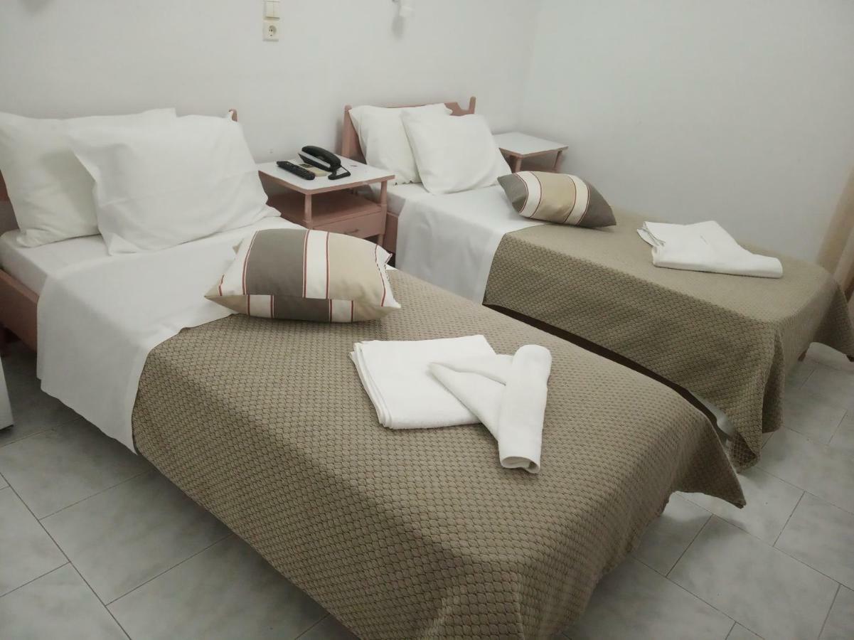 Serifos Beach Hotel Livadi  ภายนอก รูปภาพ